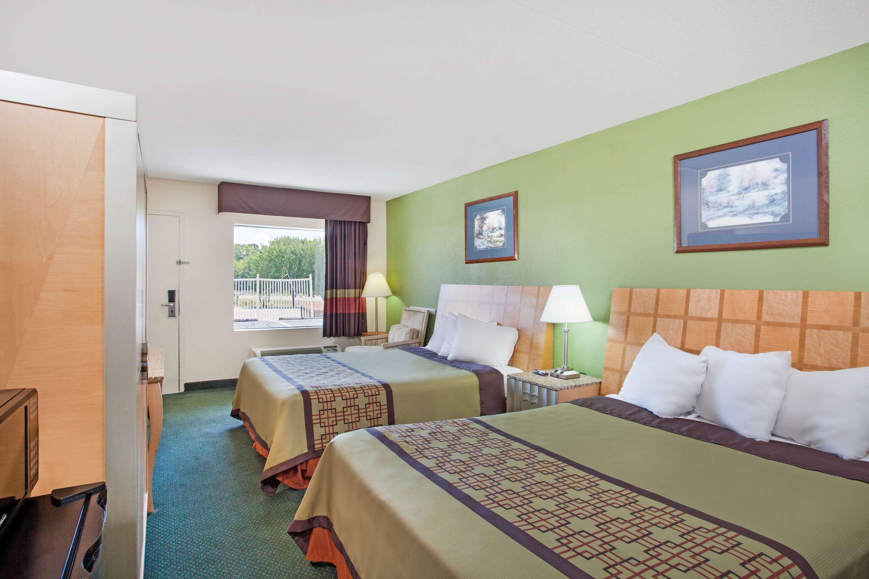 Days Inn By Wyndham גרינוויל מראה חיצוני תמונה